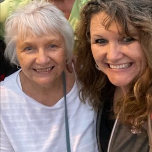 Meet your Posher, Debbie